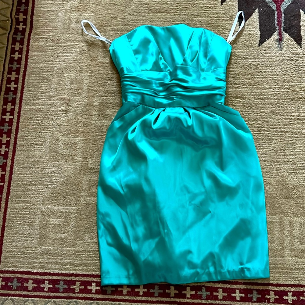 David bridal cocktail dress, green sz4 EUC strapless